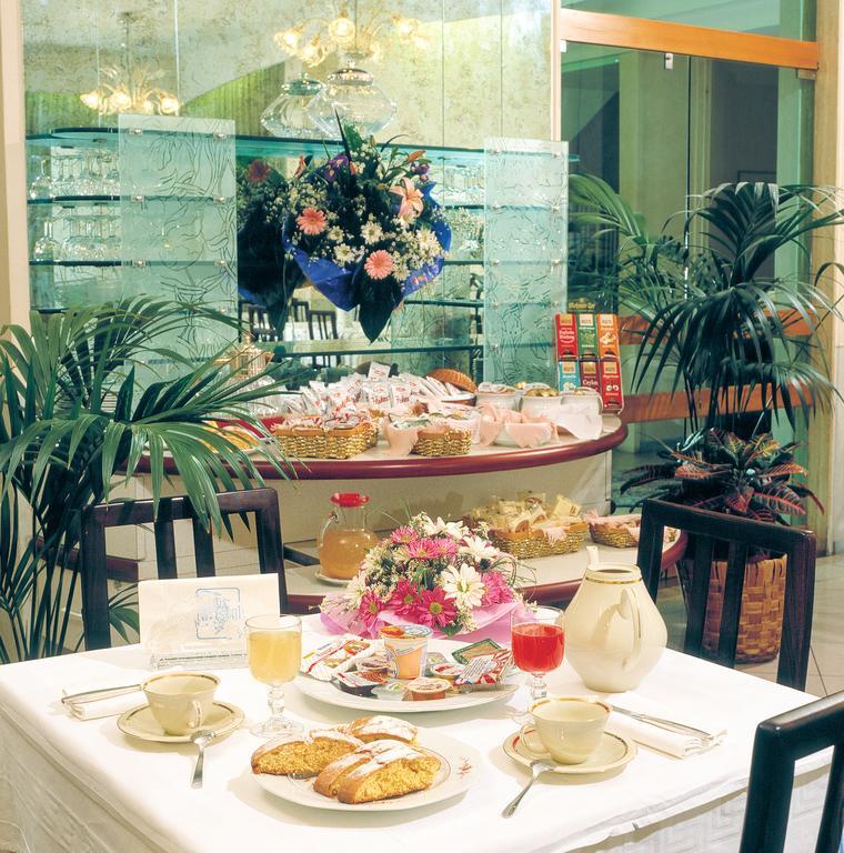 Acasamia Welchome Hotel ريميني المظهر الخارجي الصورة