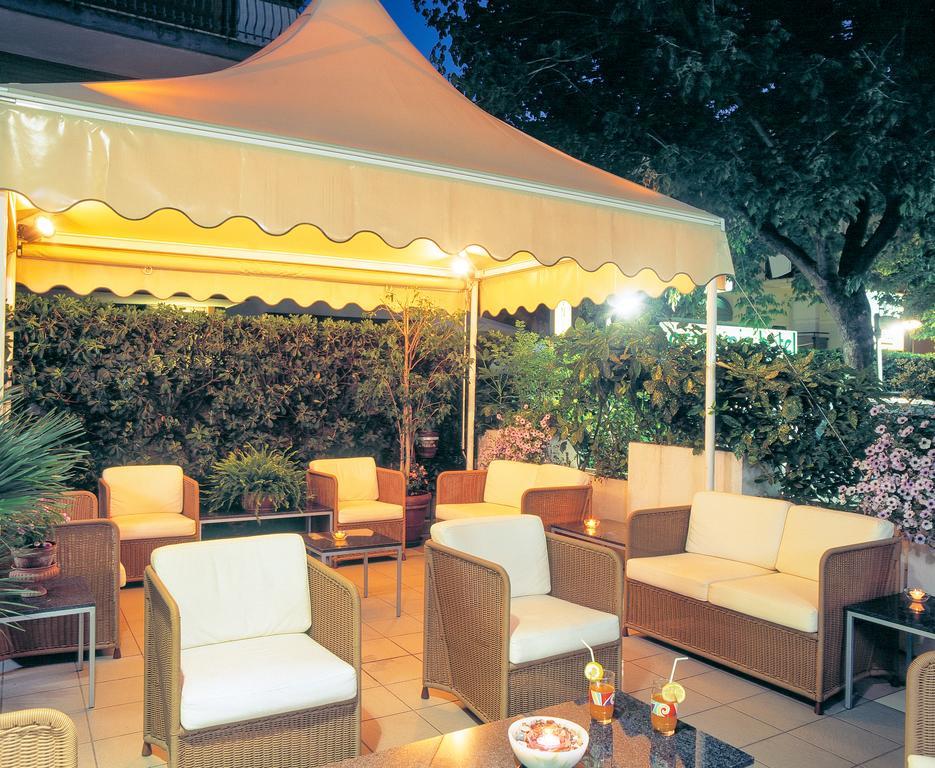 Acasamia Welchome Hotel ريميني المظهر الخارجي الصورة
